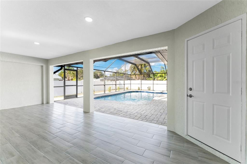 For Sale: $375,000 (3 beds, 2 baths, 1899 Square Feet)