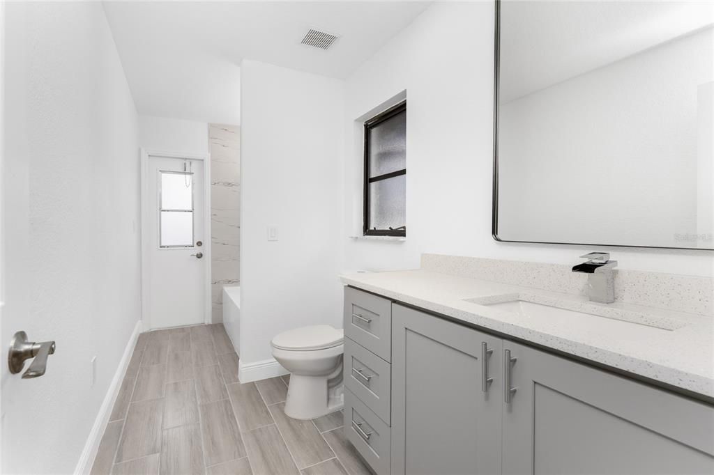 For Sale: $375,000 (3 beds, 2 baths, 1899 Square Feet)