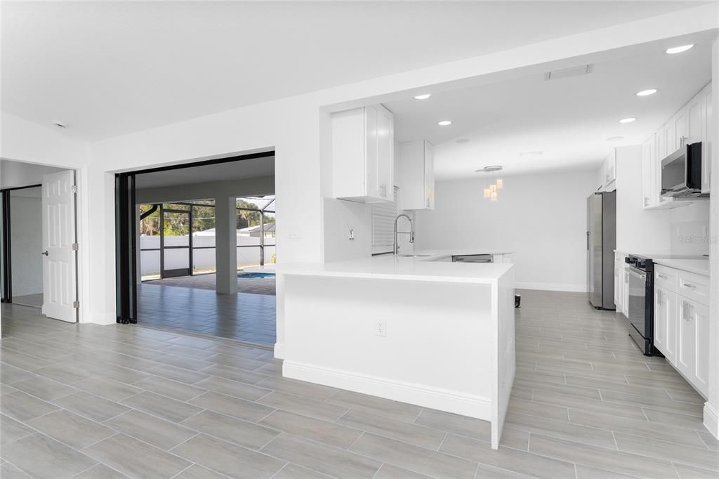 For Sale: $375,000 (3 beds, 2 baths, 1899 Square Feet)