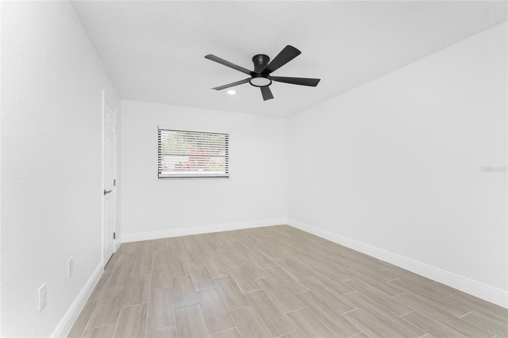 For Sale: $375,000 (3 beds, 2 baths, 1899 Square Feet)