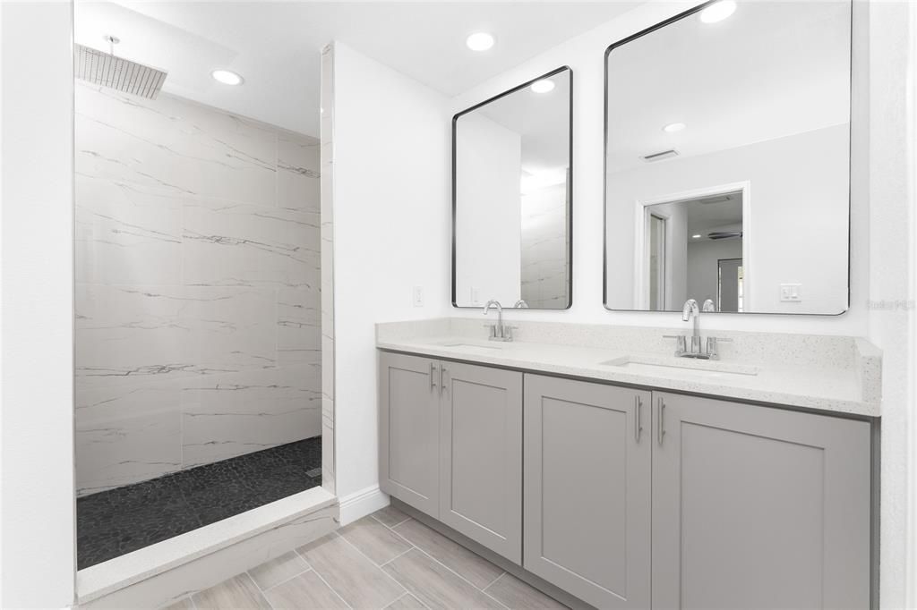 For Sale: $375,000 (3 beds, 2 baths, 1899 Square Feet)