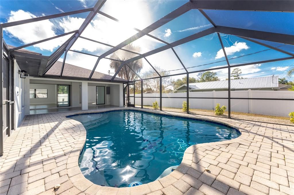 For Sale: $375,000 (3 beds, 2 baths, 1899 Square Feet)