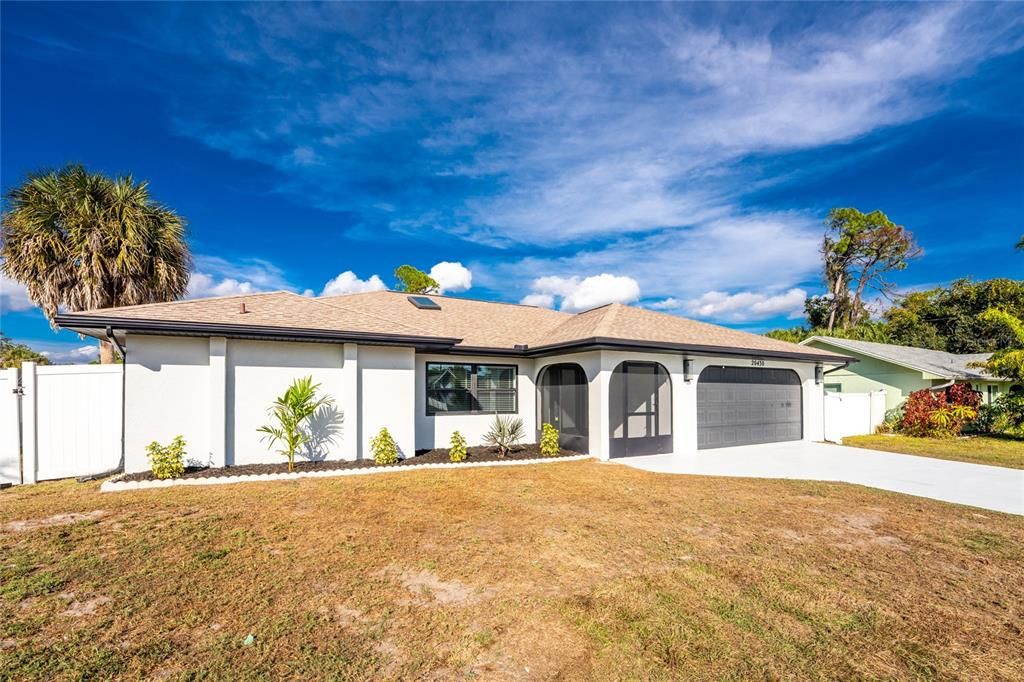 For Sale: $375,000 (3 beds, 2 baths, 1899 Square Feet)