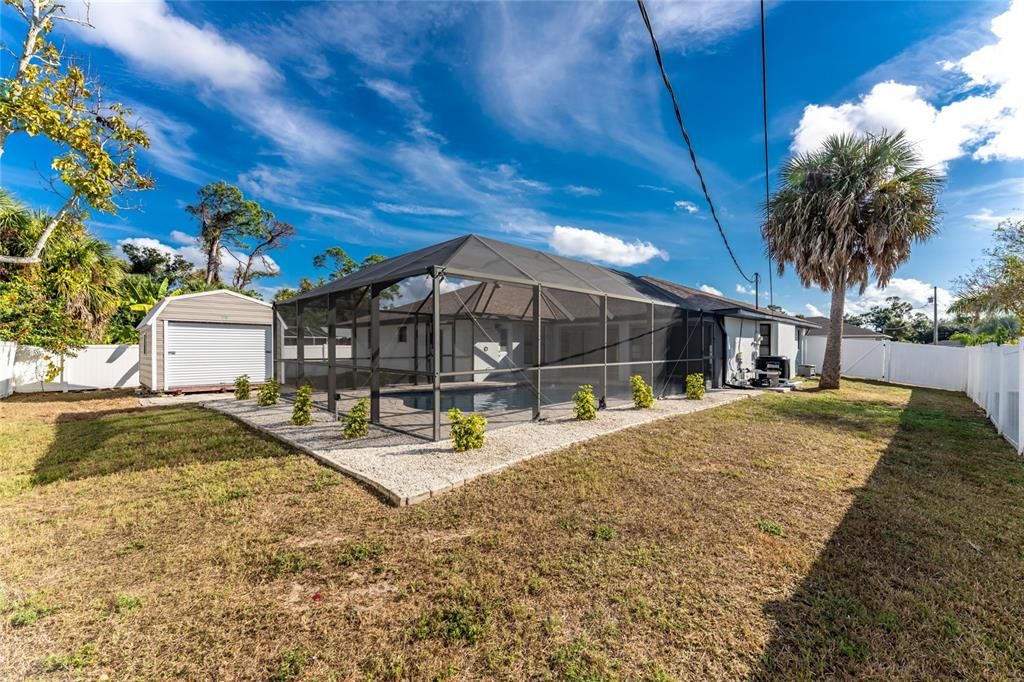 For Sale: $375,000 (3 beds, 2 baths, 1899 Square Feet)