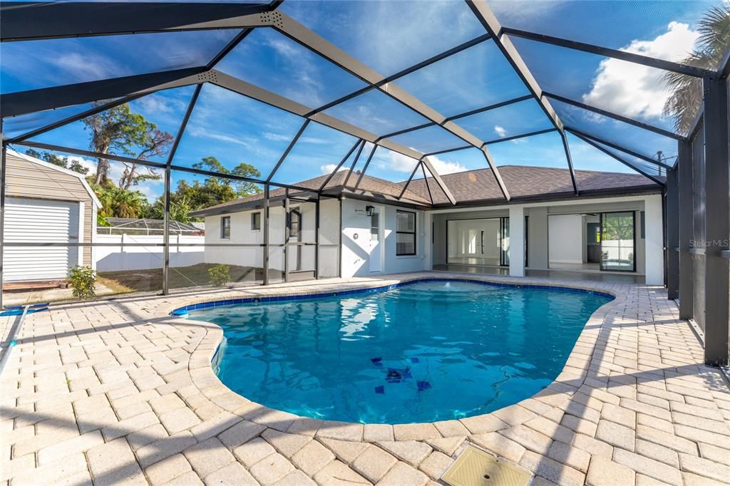 For Sale: $375,000 (3 beds, 2 baths, 1899 Square Feet)