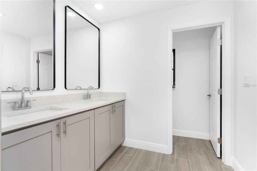 For Sale: $375,000 (3 beds, 2 baths, 1899 Square Feet)