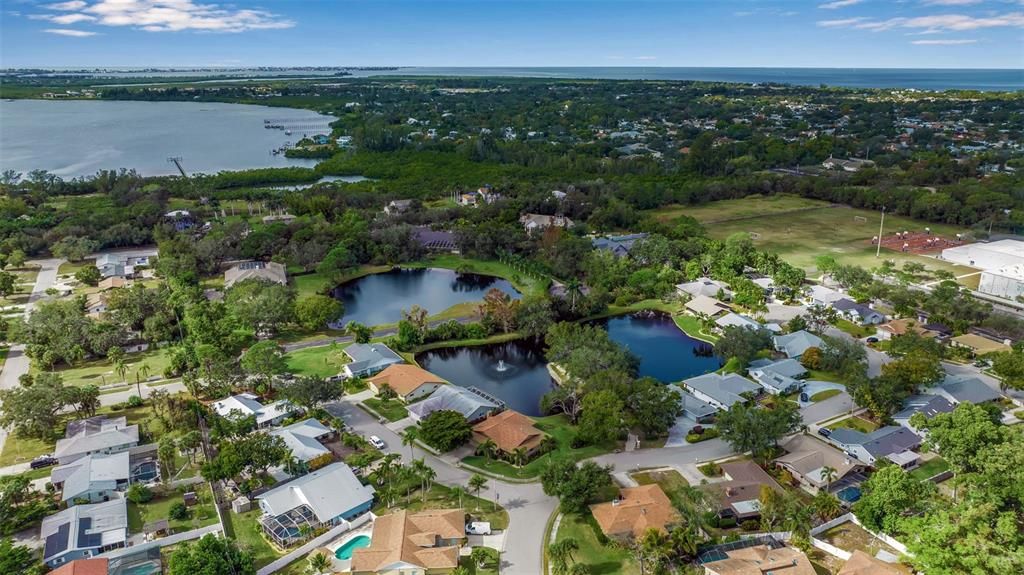 На продажу: $550,000 (3 спален, 2 ванн, 1892 Квадратных фут)