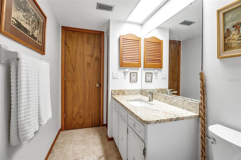 На продажу: $550,000 (3 спален, 2 ванн, 1892 Квадратных фут)