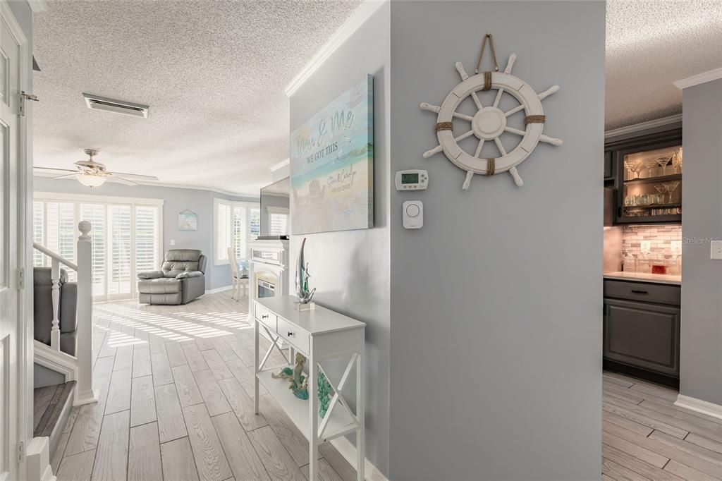 For Sale: $469,900 (3 beds, 2 baths, 716 Square Feet)