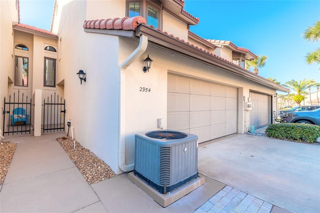 For Sale: $469,900 (3 beds, 2 baths, 716 Square Feet)