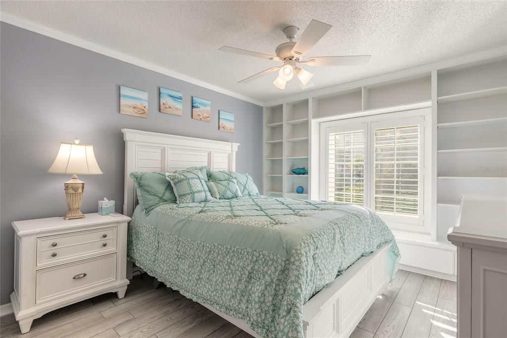 For Sale: $469,900 (3 beds, 2 baths, 716 Square Feet)