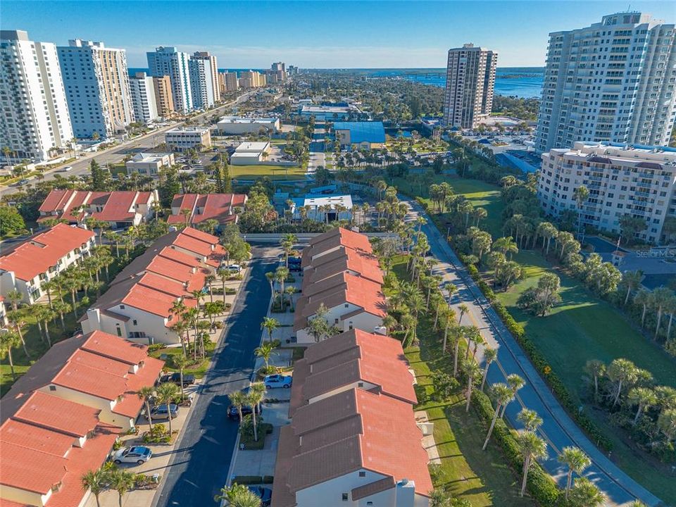 For Sale: $469,900 (3 beds, 2 baths, 716 Square Feet)