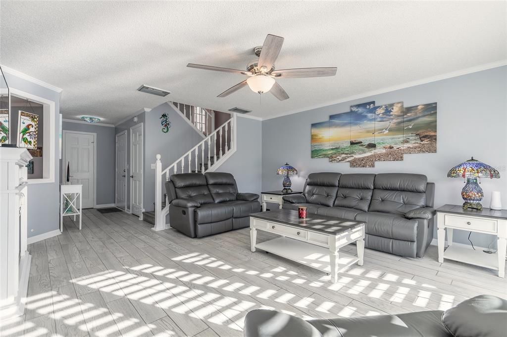 For Sale: $469,900 (3 beds, 2 baths, 716 Square Feet)