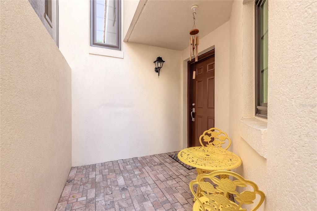 For Sale: $469,900 (3 beds, 2 baths, 716 Square Feet)