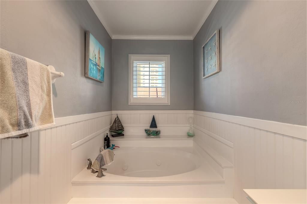 For Sale: $469,900 (3 beds, 2 baths, 716 Square Feet)