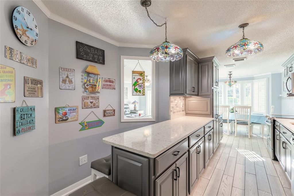 For Sale: $469,900 (3 beds, 2 baths, 716 Square Feet)