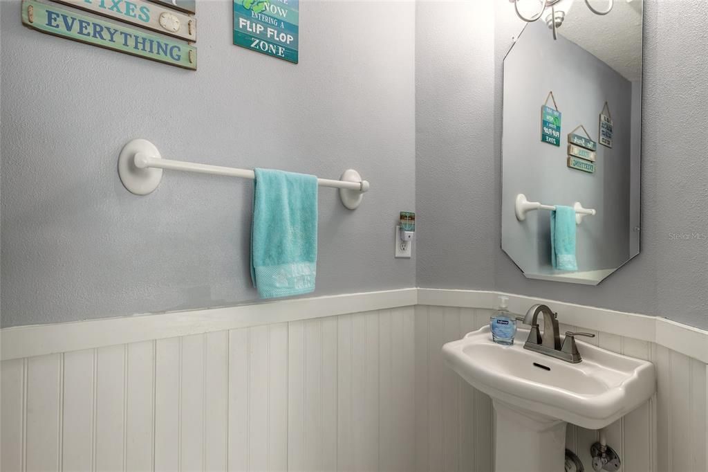 For Sale: $469,900 (3 beds, 2 baths, 716 Square Feet)