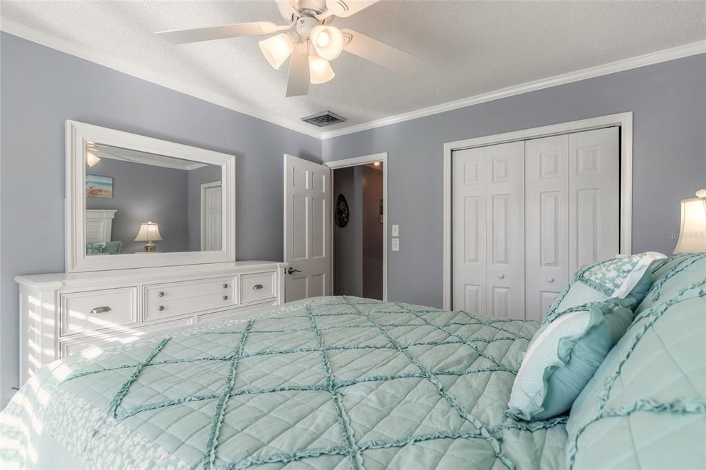 For Sale: $469,900 (3 beds, 2 baths, 716 Square Feet)