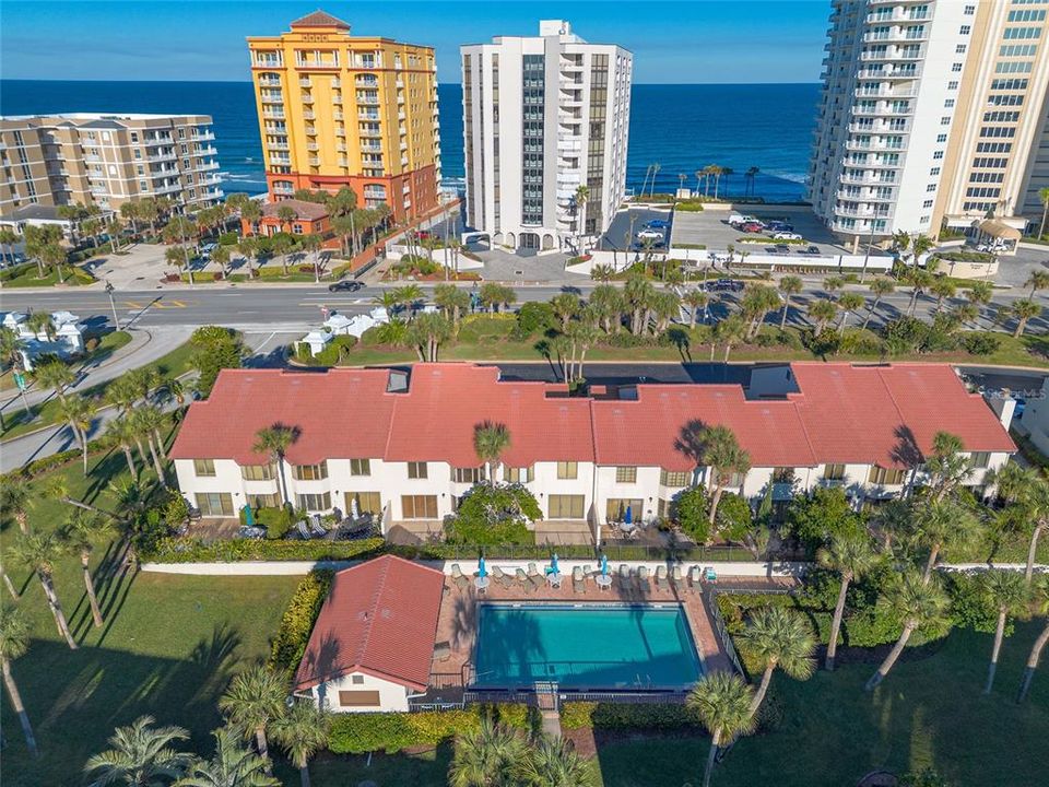 For Sale: $469,900 (3 beds, 2 baths, 716 Square Feet)