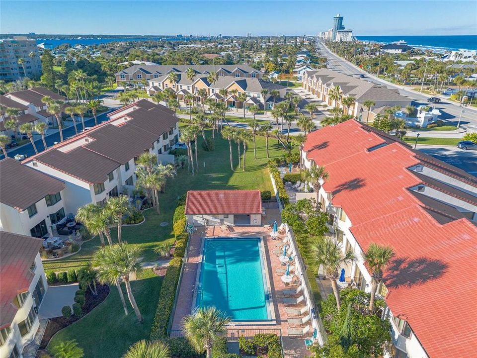 For Sale: $469,900 (3 beds, 2 baths, 716 Square Feet)