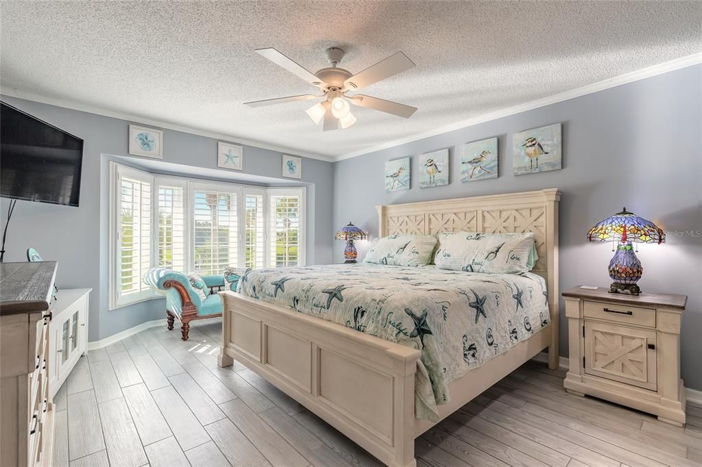 For Sale: $469,900 (3 beds, 2 baths, 716 Square Feet)