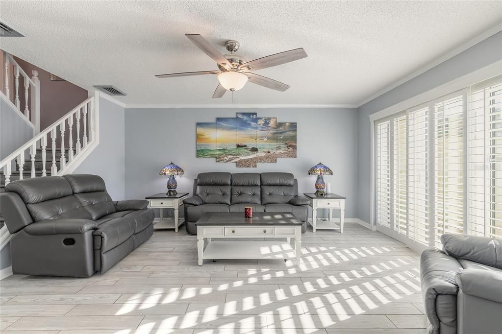 For Sale: $469,900 (3 beds, 2 baths, 716 Square Feet)