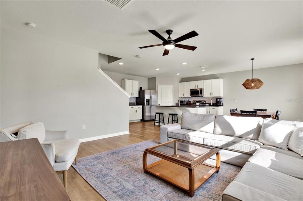 For Rent: $3,000 (5 beds, 2 baths, 2601 Square Feet)