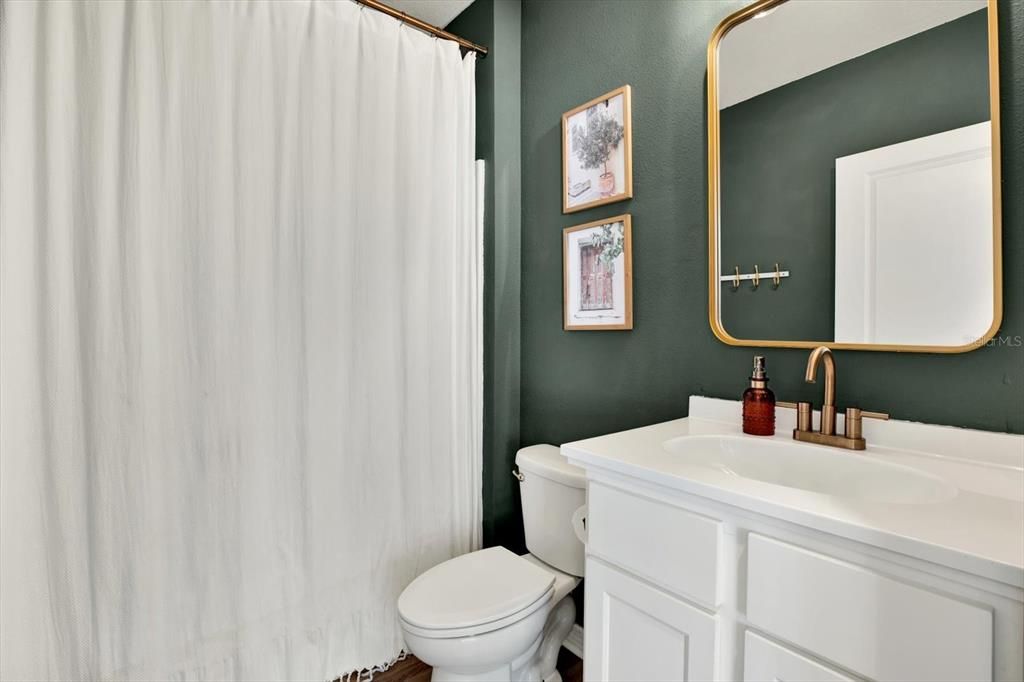 For Rent: $3,000 (5 beds, 2 baths, 2601 Square Feet)