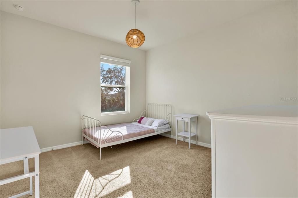 For Rent: $3,000 (5 beds, 2 baths, 2601 Square Feet)