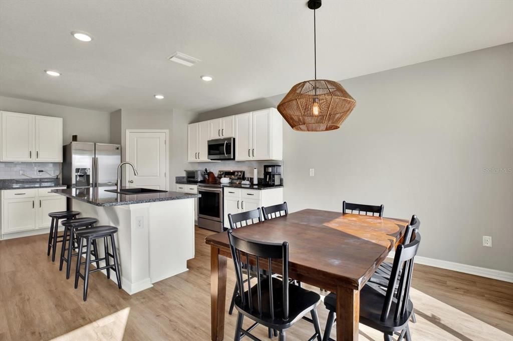 For Rent: $3,000 (5 beds, 2 baths, 2601 Square Feet)