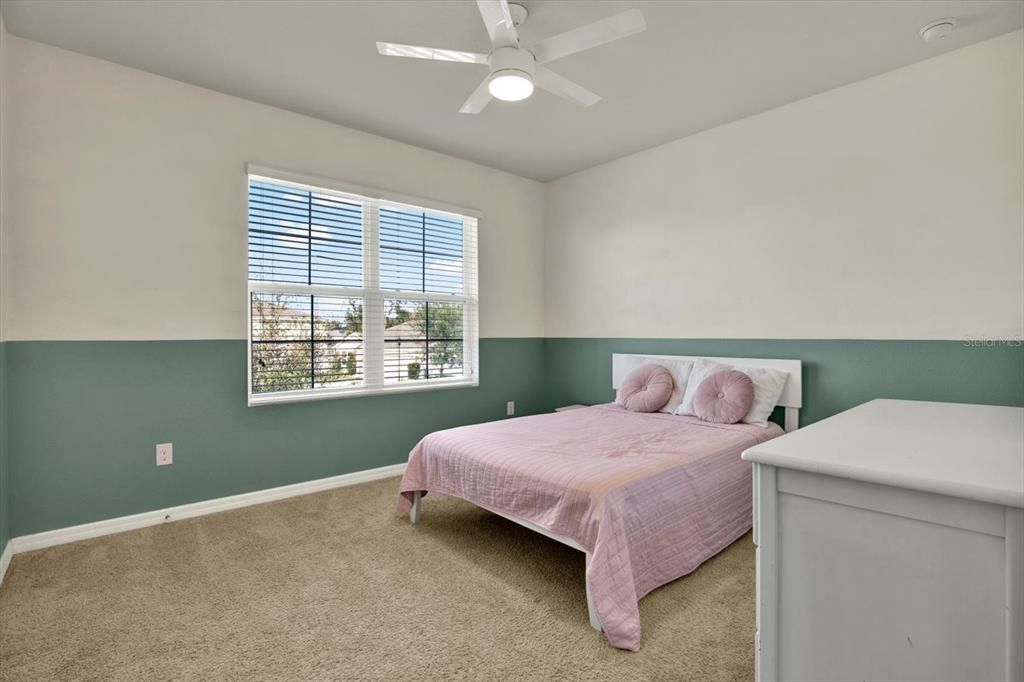 For Rent: $3,000 (5 beds, 2 baths, 2601 Square Feet)