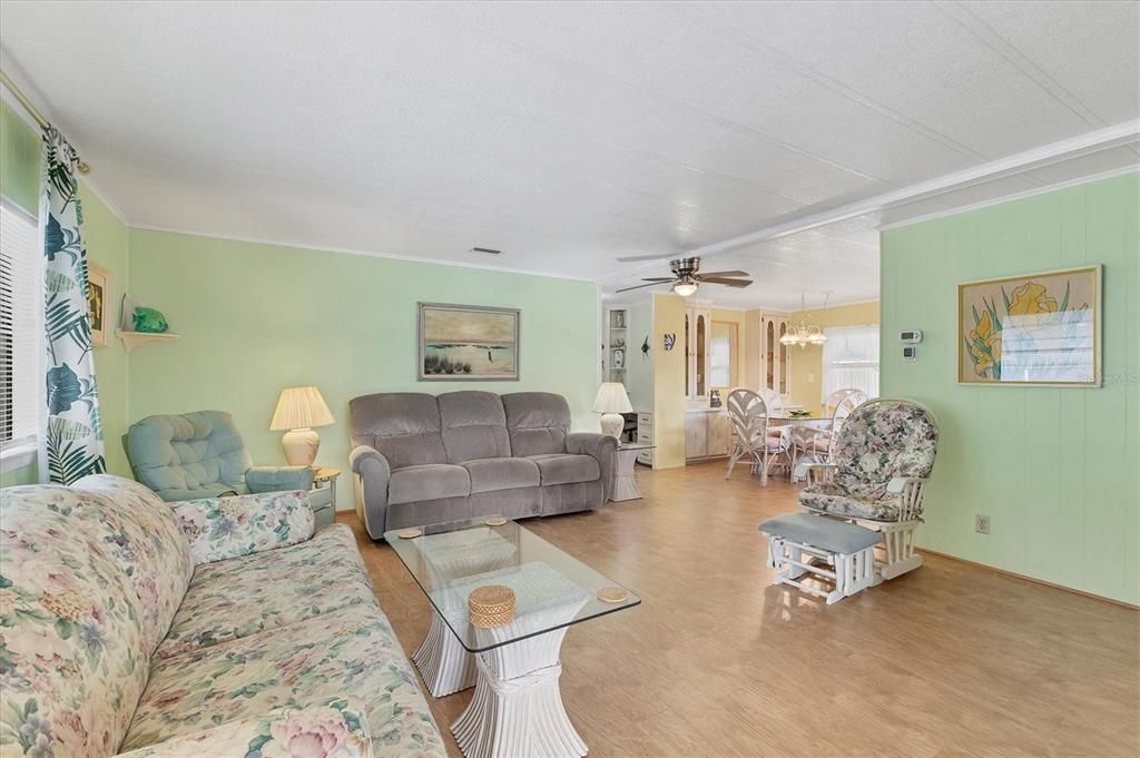 На продажу: $155,000 (2 спален, 2 ванн, 1232 Квадратных фут)