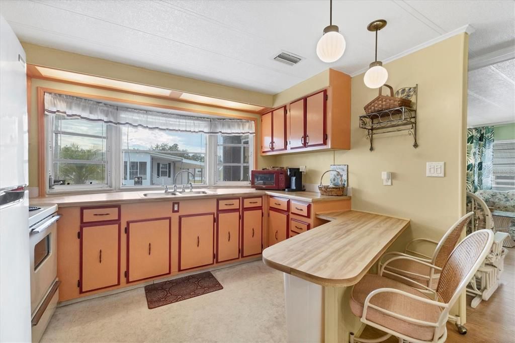 На продажу: $155,000 (2 спален, 2 ванн, 1232 Квадратных фут)