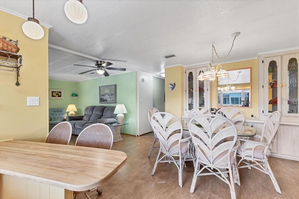 На продажу: $155,000 (2 спален, 2 ванн, 1232 Квадратных фут)