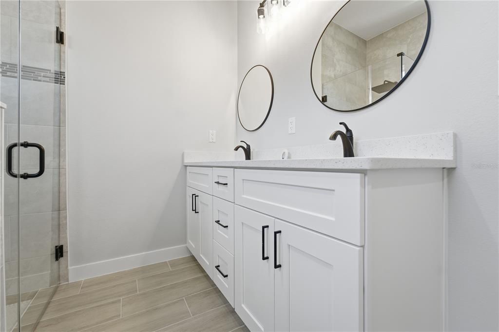 For Sale: $349,900 (4 beds, 3 baths, 1802 Square Feet)