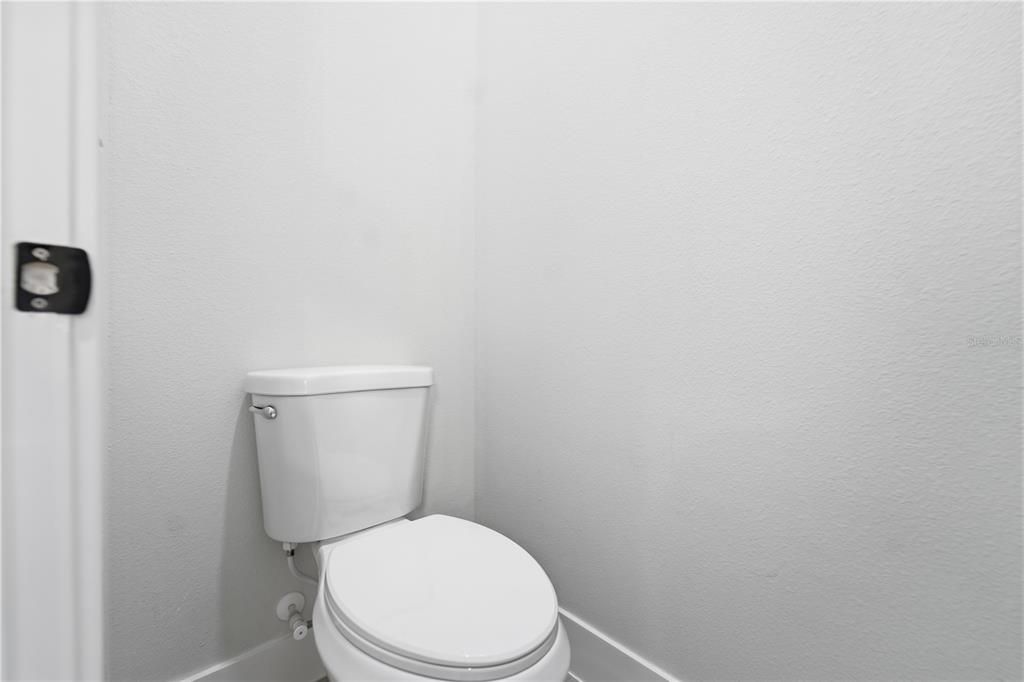 For Sale: $349,900 (4 beds, 3 baths, 1802 Square Feet)