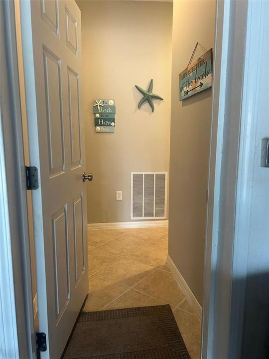 For Sale: $289,900 (3 beds, 2 baths, 1210 Square Feet)