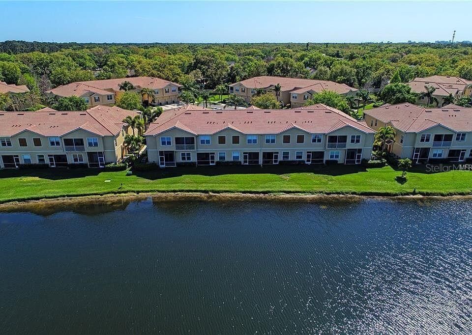 For Sale: $289,900 (3 beds, 2 baths, 1210 Square Feet)