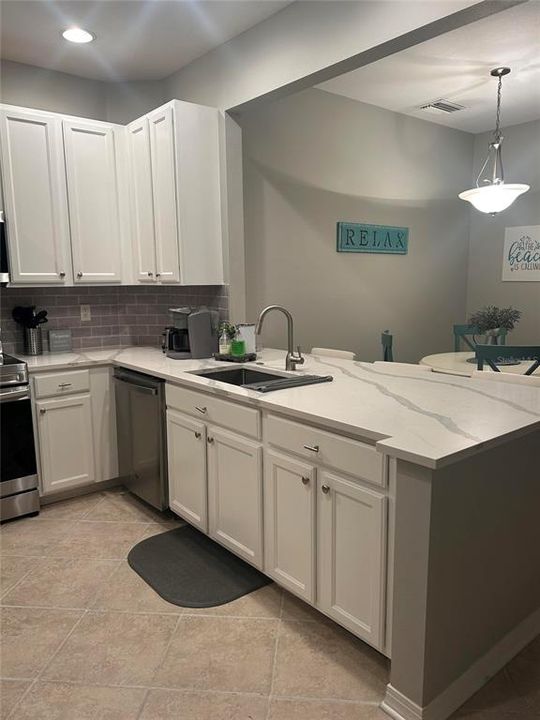 For Sale: $289,900 (3 beds, 2 baths, 1210 Square Feet)