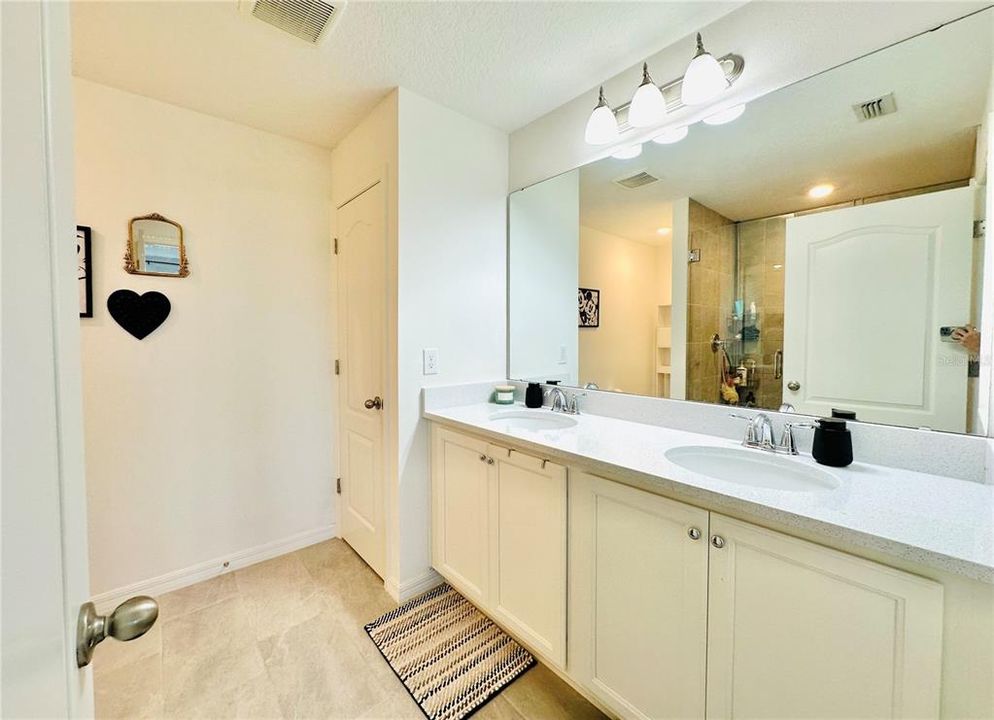 For Rent: $2,050 (3 beds, 2 baths, 1609 Square Feet)