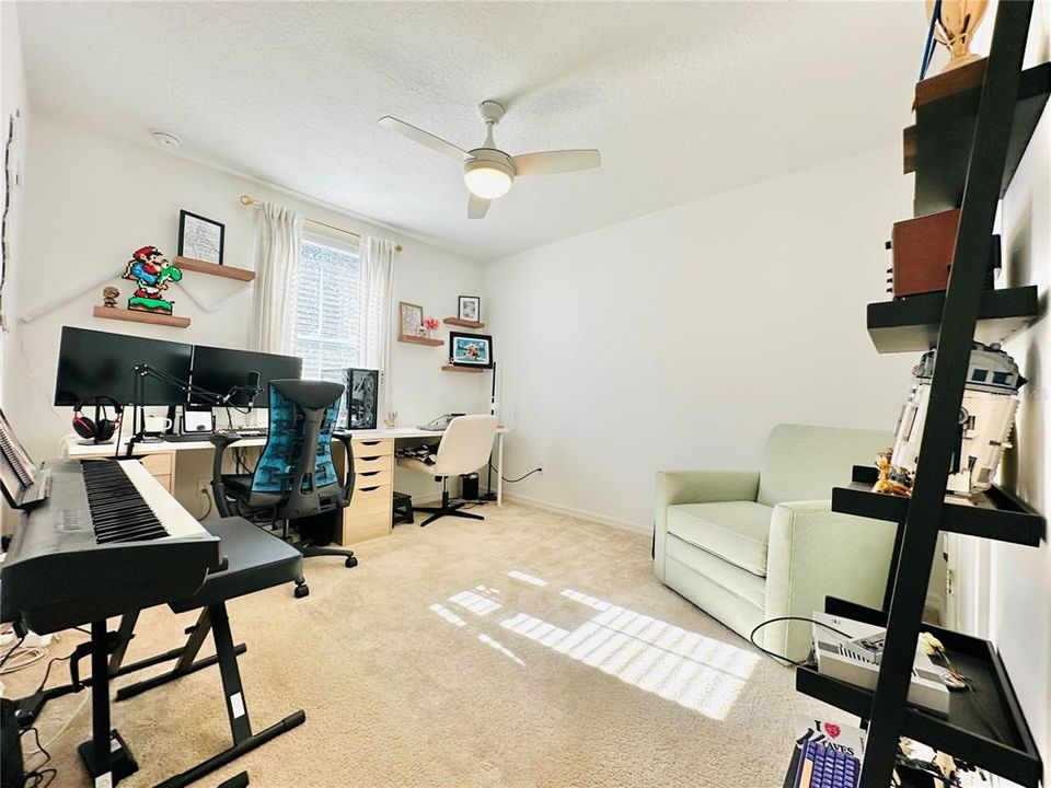 For Rent: $2,050 (3 beds, 2 baths, 1609 Square Feet)