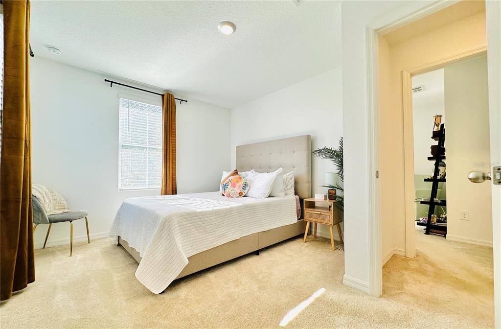 For Rent: $2,050 (3 beds, 2 baths, 1609 Square Feet)