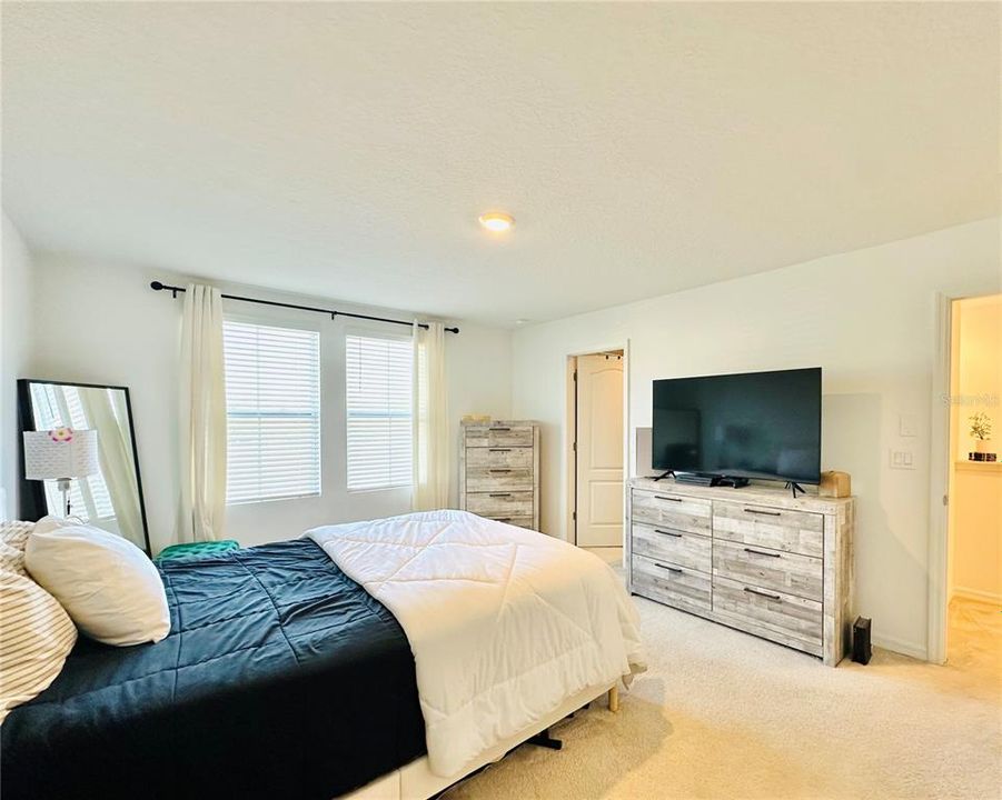 For Rent: $2,050 (3 beds, 2 baths, 1609 Square Feet)