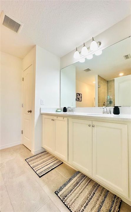 For Rent: $2,050 (3 beds, 2 baths, 1609 Square Feet)