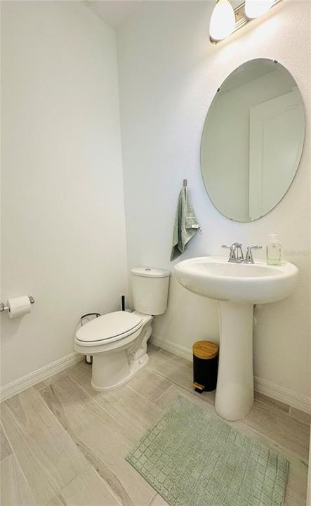 For Rent: $2,050 (3 beds, 2 baths, 1609 Square Feet)