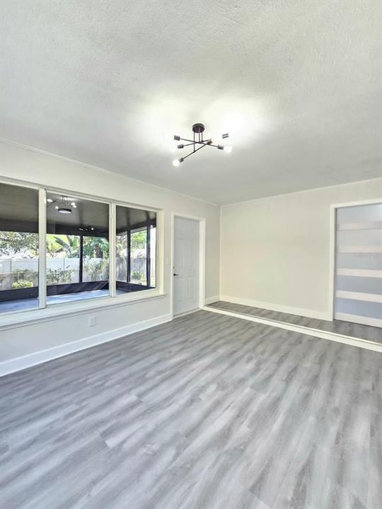 En Venta: $339,000 (4 camas, 2 baños, 1742 Pies cuadrados)