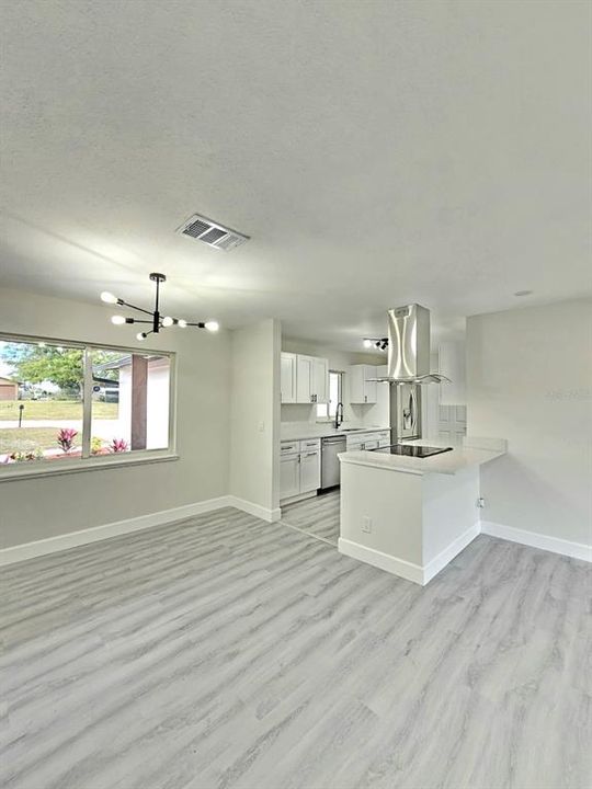 En Venta: $339,000 (4 camas, 2 baños, 1742 Pies cuadrados)