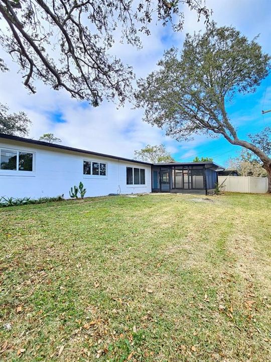 En Venta: $339,000 (4 camas, 2 baños, 1742 Pies cuadrados)