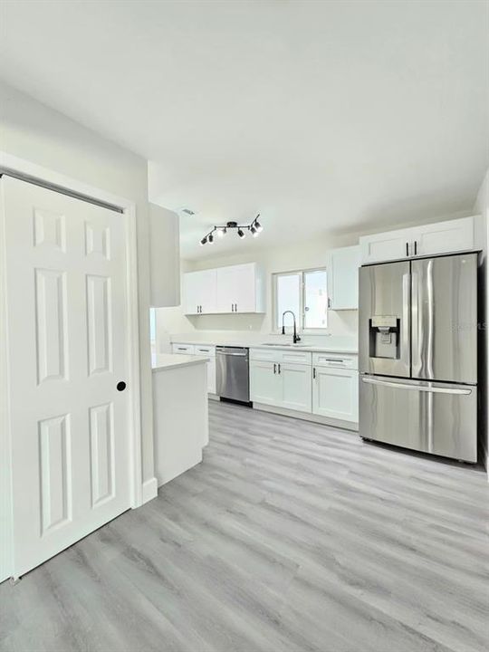 En Venta: $339,000 (4 camas, 2 baños, 1742 Pies cuadrados)