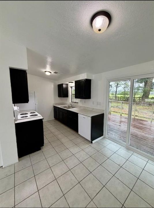 В аренду: $1,550 (3 спален, 2 ванн, 1056 Квадратных фут)